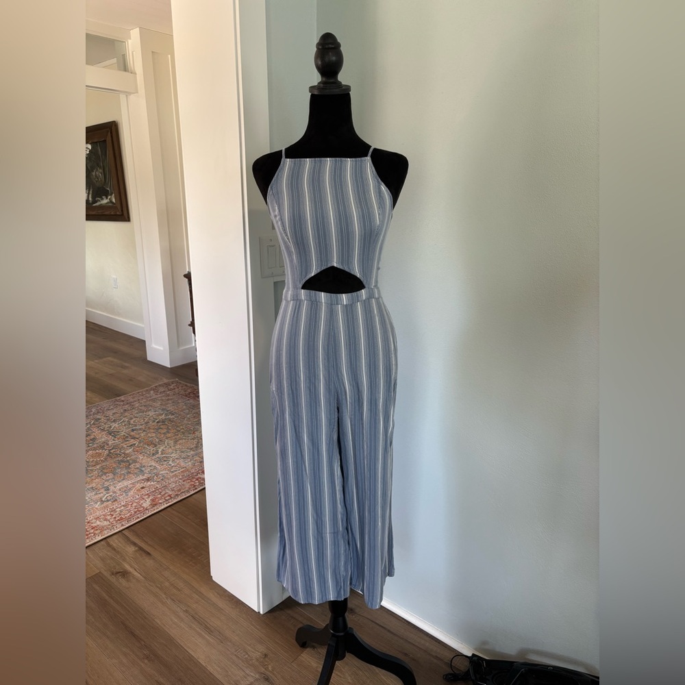 Hollister blue chambray stripe romper size small spaghetti straps denim